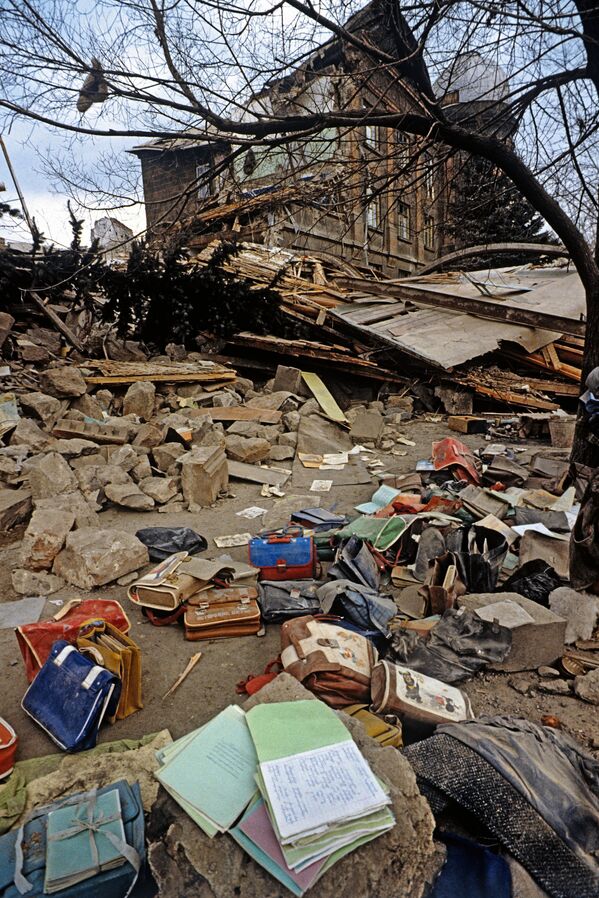 Последствия разрушительного землетрясения - Sputnik Абхазия