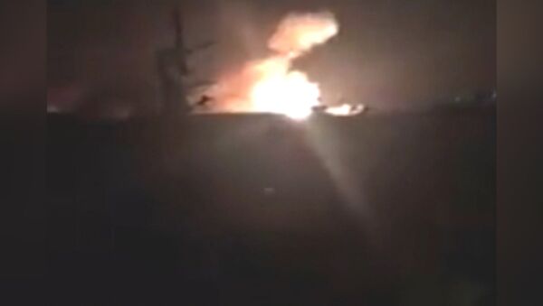 Израильские военные обстреляли ракетами сирийский аэродром под Дамаском. Кадры инцидента - Sputnik Абхазия
