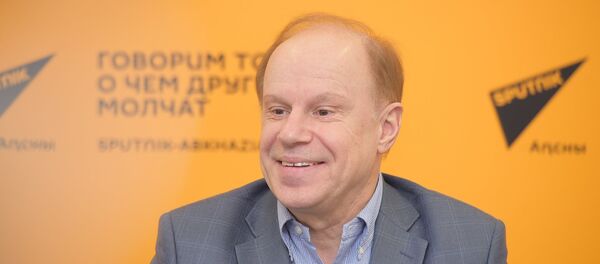 ПК с Авангардом Леонтьевым. ПК с Авангардом Леонтьевым. - Sputnik Абхазия