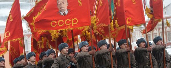 Архивное фото флагов СССР - Sputnik Абхазия