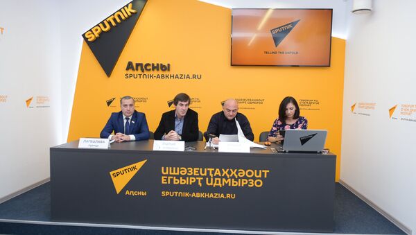 Пресс-конференция с представителями Сухумского городского Собрания Подписание меморандума о сотрудничестве - Sputnik Абхазия