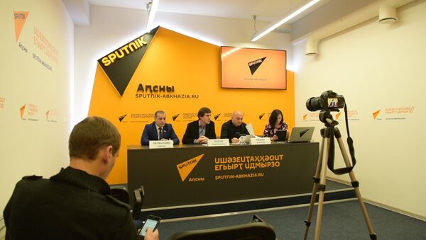 Депутаты Горсобрания Сухума подвели в Sputnik итоги визита в Санкт-Петербург - Sputnik Абхазия