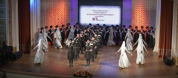 Государственный заслуженный ансамбль народной песни и танца Республики Абхазии. Государственный заслуженный ансамбль народной песни и танца Республики Абхазии. - Sputnik Абхазия