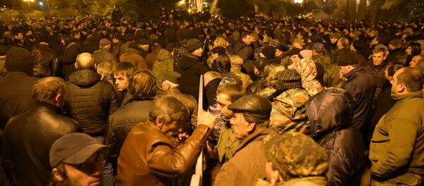 Встреча оппозиции и сторонников власти Встреча оппозиции и сторонников власти - Sputnik Абхазия