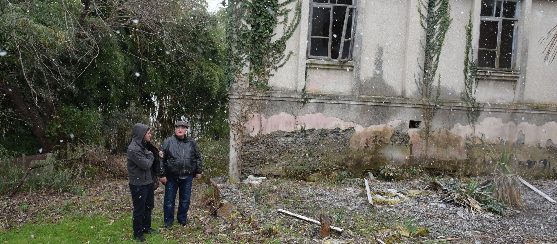 Разрушенный во время войны дом предположительно на  месте дома Паустовского - Sputnik Абхазия, 1920, 20.12.2016