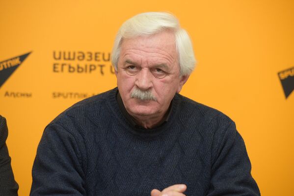 Представители городских служб рассказали о готовности к зиме - Sputnik Абхазия