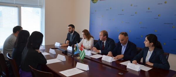 Аԥснытәи атуристтә сезон апроблемақәа рылацәажәара мҩаԥысит ахәаша Аԥснытәи атуристтә сезон апроблемақәа рылацәажәара мҩаԥысит ахәаша - Sputnik Аҧсны