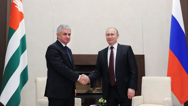 Президент РФ В. Путин встретился с президентом Абхазии Р. Хаджимбой - Sputnik Абхазия