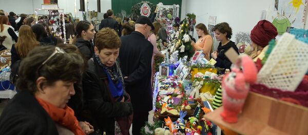 Новогодний Арт-Маркет 2016 открылся в Сухуме - Sputnik Абхазия