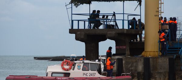 Продолжаются поиски тел погибших в авиакатастрофе Ту-154 в Сочи Продолжаются поиски тел погибших в авиакатастрофе Ту-154 в Сочи - Sputnik Абхазия