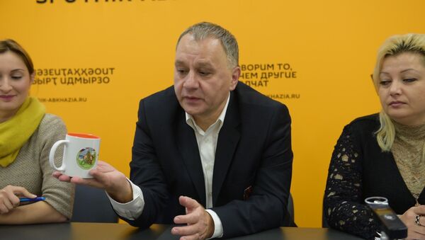 Кружка на память: организатор рассказал о программе Юного патриота - Sputnik Абхазия