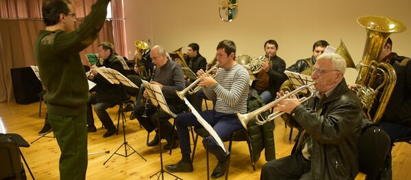 Военно-духовой оркестр Абхазии исполнил адажио Валерия Халилова Военно-духовой оркестр Абхазии исполнил адажио Валерия Халилова - Sputnik Абхазия