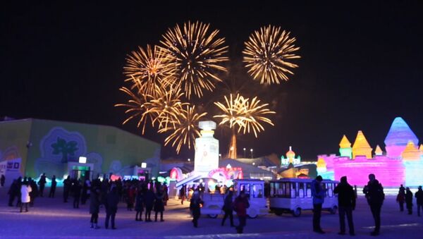 Открытие зимнего фестиваля в Харбине: фейерверк и дворцы изо льда - Sputnik Абхазия