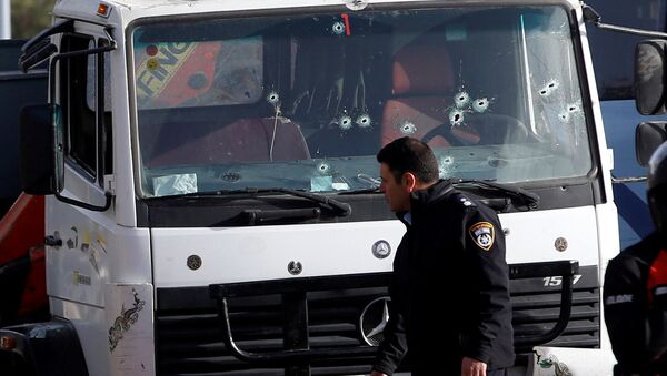 В Иерусалиме неизвестный на грузовике наехал на пешеходов - Sputnik Абхазия