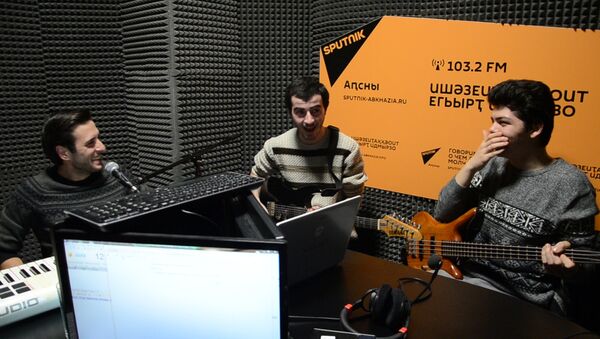 Музыканты Azamat Music Band исполнили знаменитую песню группы The Beatles let it be - Sputnik Абхазия