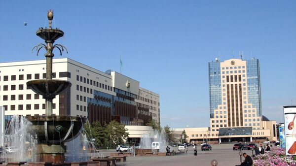Астана. Здание Президентского дворца (слева) и здание парламента Республики Казахстан - Sputnik Аҧсны