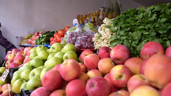Фрукты и овощи на Сухумском рынке. - Sputnik Аҧсны