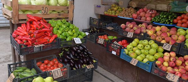 Фрукты и овощи на Сухумском рынке. Фрукты и овощи на Сухумском рынке. - Sputnik Абхазия