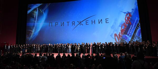 Премьера фильма Федора Бондарчука Притяжение Премьера фильма Федора Бондарчука Притяжение - Sputnik Абхазия