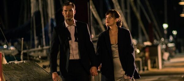 Кадр из фильма На пятьдесят оттенков темнее Кадр из фильма На пятьдесят оттенков темнее - Sputnik Абхазия