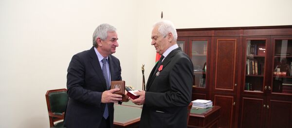 Апоет Терент Ҷаниа ианашьоуп Ахьӡ-аԥша аорден ахԥатәи аҩаӡара - Sputnik Аҧсны