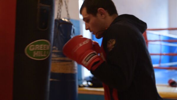 Увеличение скорости рук и ударов: абхазский боксер готовится к турниру - Sputnik Абхазия