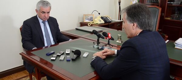 Полис и новый медцентр: Гоов рассказал Хаджимба о работе Минздрава Полис и новый медцентр: Гоов рассказал Хаджимба о работе Минздрава - Sputnik Абхазия