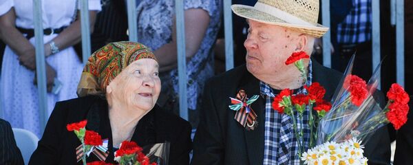 Семья Артюх на праздновании годовщины Победы в ВОВ Семья Артюх на праздновании годовщины Победы в ВОВ - Sputnik Абхазия