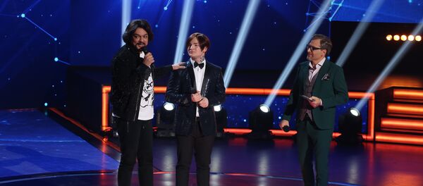 Филипп Киркоров на шоу Ты супер! с преемником Дэниел Чижевским из Казани Филипп Киркоров на шоу Ты супер! с преемником Дэниел Чижевским из Казани - Sputnik Абхазия