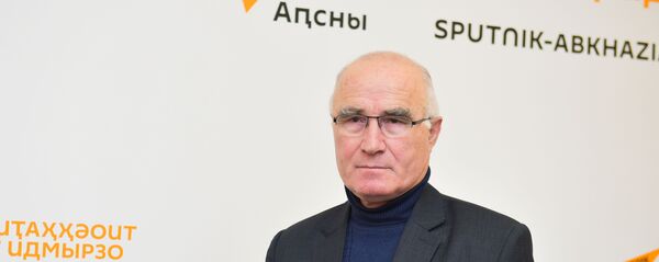 Эдуард Губаз Эдуард Губаз - Sputnik Аҧсны