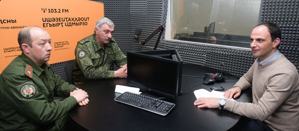Нугзар Тужба, Роланд  Джоджуа и Руслан Чамян Нугзар Тужба, Роланд  Джоджуа и Руслан Чамян - Sputnik Абхазия