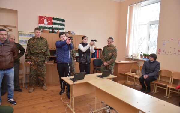 Урок мужества в 14 средней школе в Сухуме - Sputnik Абхазия