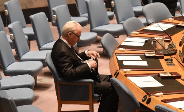 Постоянный представитель России при ООН Виталий Чуркин перед заседанием совбеза ООН в Нью-Йорке - Sputnik Абхазия