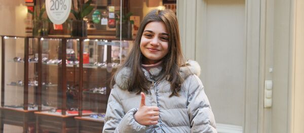 Участница шоу Ты - супер Валерия Адлейба на прогулке в центре Москвы Участница шоу Ты - супер Валерия Адлейба на прогулке в центре Москвы - Sputnik Абхазия