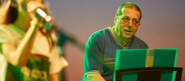 Художественный руководитель Каданс Алик Алавердян Художественный руководитель Каданс Алик Алавердян - Sputnik Абхазия