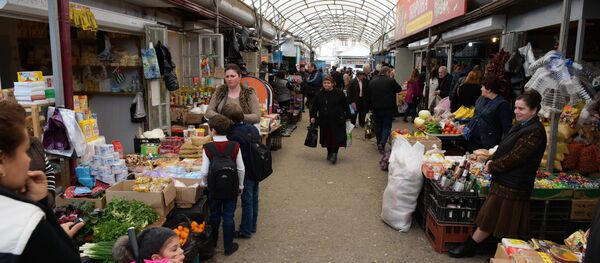Сухумский центральный рынок Сухумский центральный рынок - Sputnik Абхазия