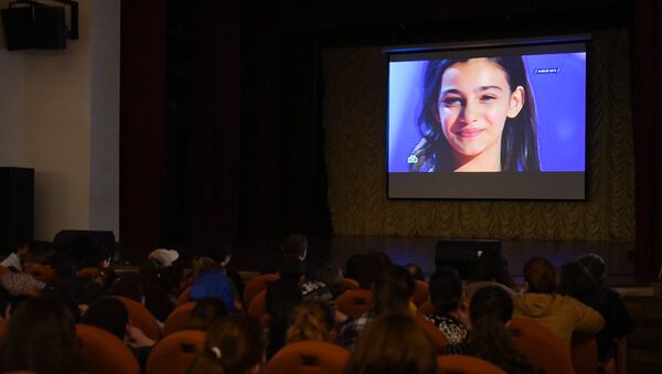 Зрители в Очамчыре во время выступления Валерия Адлейба на шоу Ты супер! - Sputnik Абхазия
