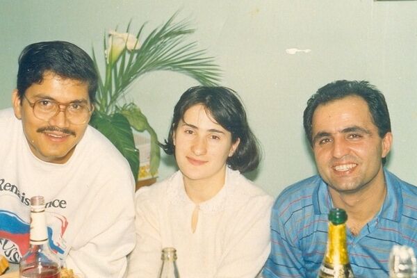 Аспирант Савелий Читанава вместе со своей супругой Дареджан и товарищем из Индии - Sputnik Абхазия