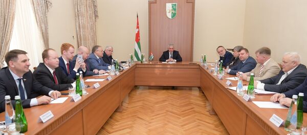 Встреча Хаджимба с наблюдателями от Госдумы РФ, Совета Федерации и Парламентского собрания союза Беларуси и России - Sputnik Абхазия