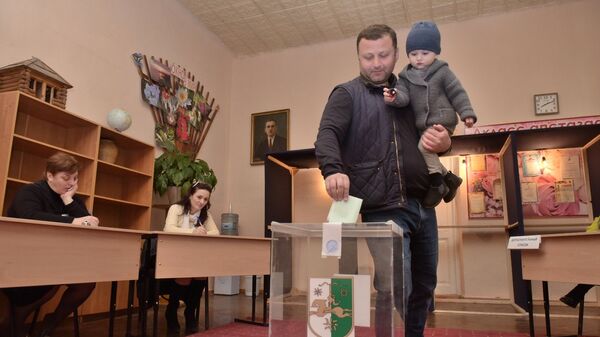 Работа избирательного участка - Sputnik Абхазия