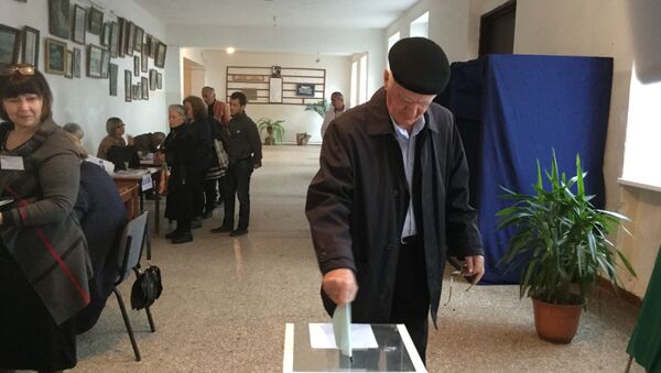 Первые избиратели проголосовали на выборах в Парламент в Очамчырском районе - Sputnik Абхазия