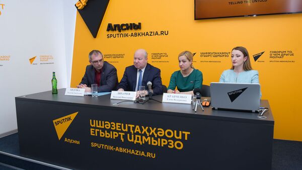 Пресс-конференция с наблюдателями от Совета Федерации России - Sputnik Абхазия