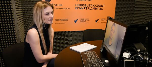 Скайп конференция Фаи Мархолия и Леры Адлейба Скайп конференция Фаи Мархолия и Леры Адлейба - Sputnik Абхазия