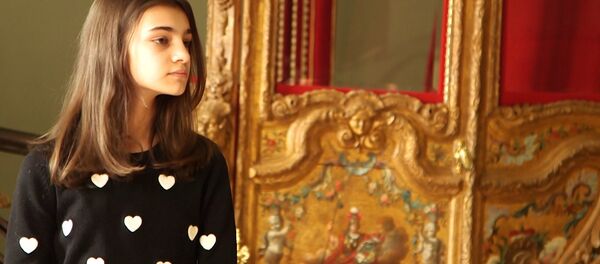 Впервые во дворце и опере: Лера Адлейба встретилась с Алисой Гицба - Sputnik Абхазия