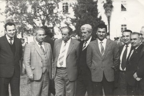 Константин Озган ( третий слева) - Sputnik Абхазия