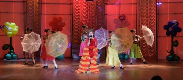 Вика, Сара и Ромео: как пели лучшие Молодые голоса Абхазии Вика, Сара и Ромео: как пели лучшие Молодые голоса Абхазии - Sputnik Абхазия