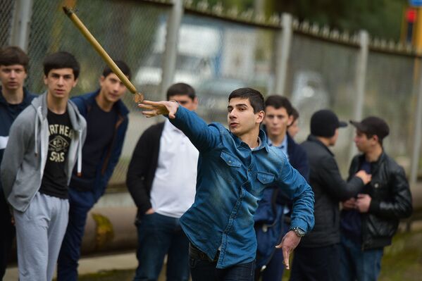 Городские соревнования по национальным видам спорта среди школьников - Sputnik Абхазия