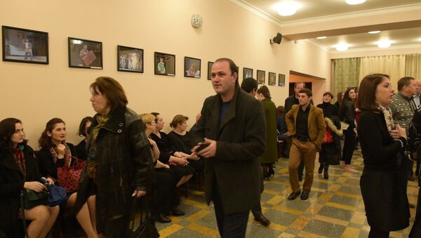 Театр начался с фотографий: зрителям показали выставку Sputnik в РУСДРАМе - Sputnik Абхазия