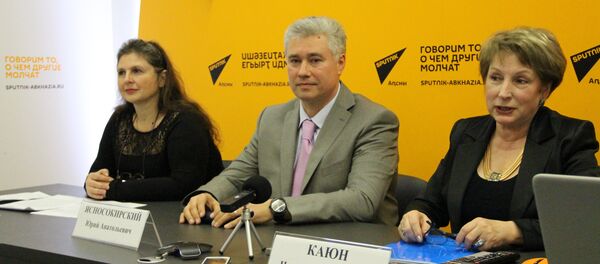 Пресс-конференция с организаторами Тотального диктанта - Sputnik Абхазия