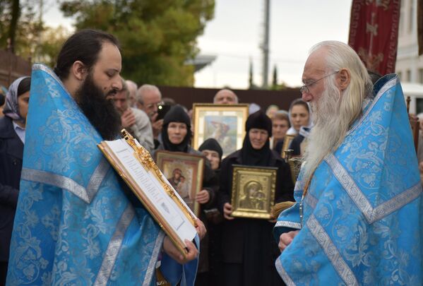 Богослужение в праздник Благовещения в кафедральном соборе в Сухуме - Sputnik Абхазия